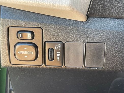 Used 2016 Toyota Corolla LE image 11