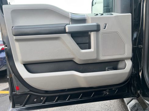 Used 2018 Ford F150 XLT w/ Equipment Group 302A Luxury image 10