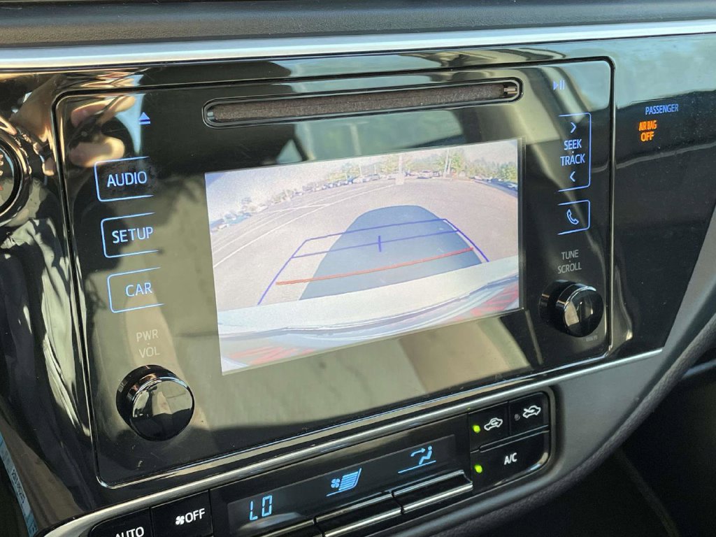 Used 2019 Toyota Corolla LE FWD image 26