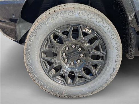 New 2026 GMC Hummer EV 2X image 18