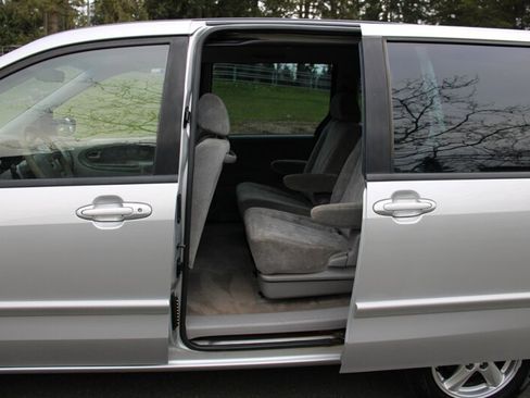 Used 2003 MAZDA MPV LX image 13