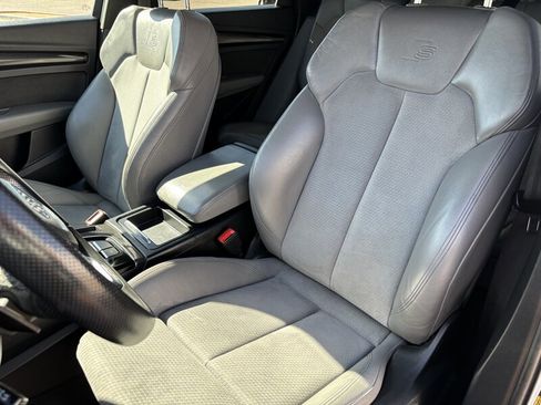 Used 2022 Audi SQ5 Premium image 11