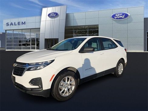 Used 2022 Chevrolet Equinox LS w/ LPO, Floor Liner Package image 6