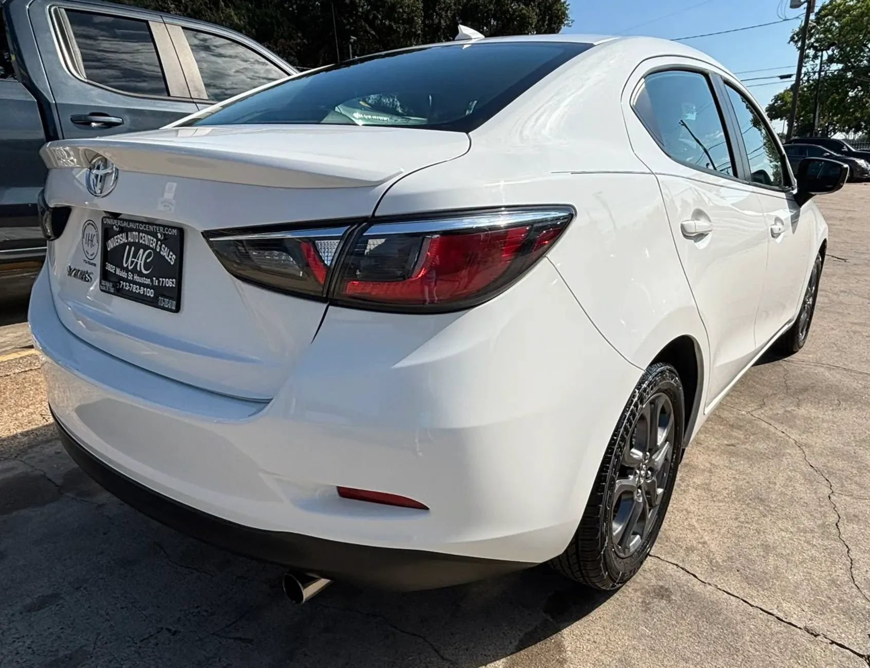 Used 2019 Toyota Yaris LE FWD image 5