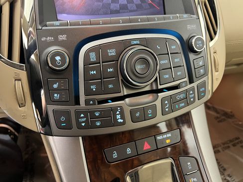 Used 2010 Buick LaCrosse CXS image 31