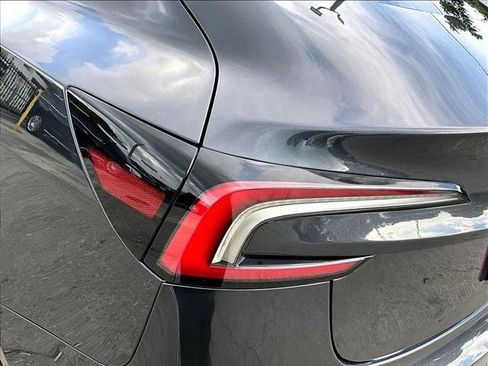 Used 2025 Tesla Model 3 Long Range RWD image 30
