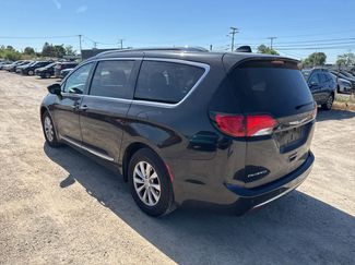 Used 2018 Chrysler Pacifica Touring-L FWD video 2