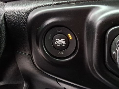 Used 2021 Jeep Gladiator Sport image 23