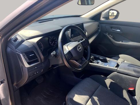 Used 2025 Nissan Rogue SV FWD image 17