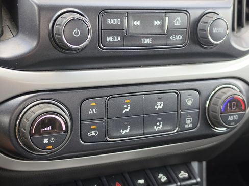 Used 2018 Chevrolet Colorado ZR2 w/ ZR2 Midnight Special Edition AWD/4WD image 22