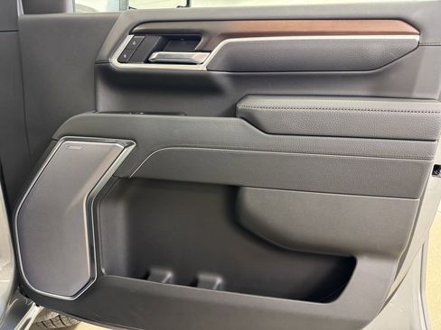 Used 2025 GMC Sierra 3500 Denali w/ Denali Reserve Package image 29