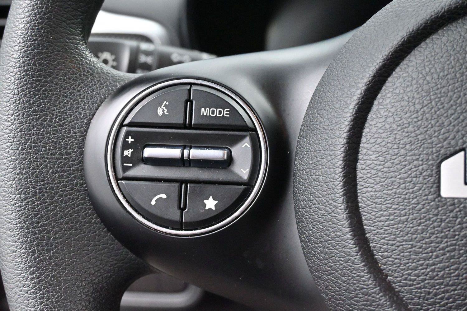 Used 2025 Kia Soul LX FWD image 16