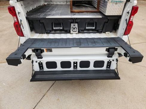 Used 2022 Chevrolet Silverado 1500 LT w/ Z71 Off-Road Package image 34