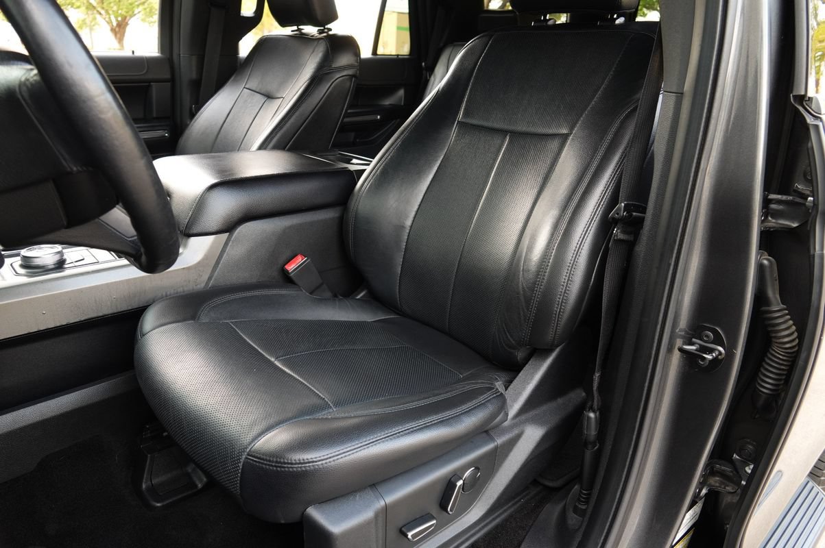 Used 2018 Ford Expedition XLT w/ Equipment Group 201A RWD image 6