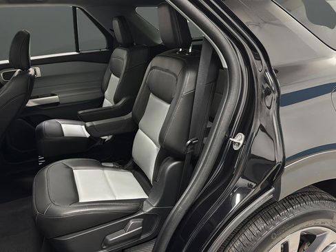 Used 2024 Ford Explorer XLT w/ Equipment Group 202A image 13