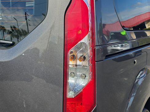 Used 2022 Ford Transit Connect XL image 6