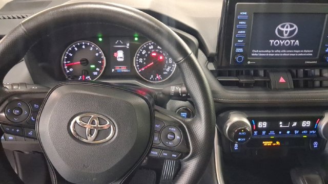 Used 2020 Toyota RAV4 XLE w/ Convenience Package FWD image 10