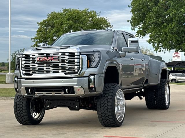 Used 2026 GMC Sierra 3500 Denali w/ Technology Package AWD/4WD image 3