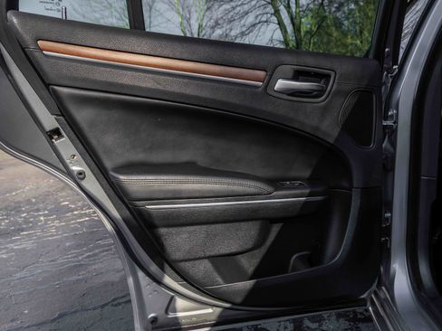 Used 2018 Chrysler 300 C w/ Sun, Sound & Nav Package image 33