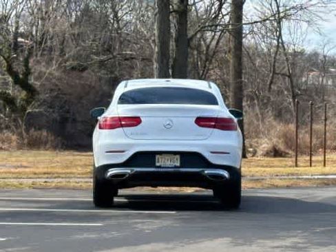 Used 2018 Mercedes-Benz GLC 300 4MATIC Coupe image 8