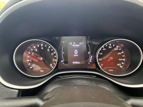 Used 2020 Jeep Compass Latitude AWD/4WD image 18