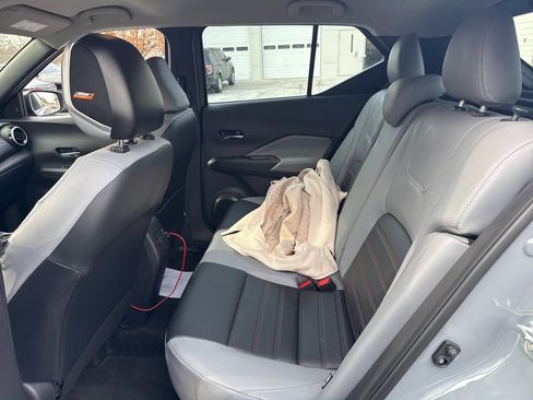 Used 2024 Nissan Kicks SR w/ SR Premium Package image 8