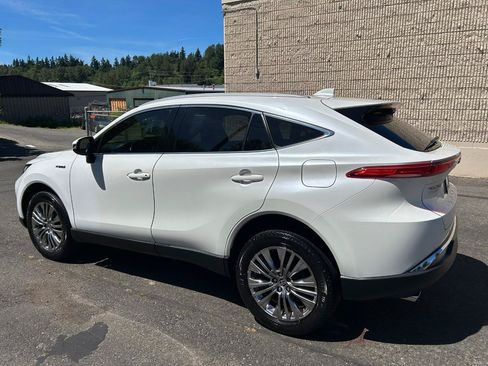 Used 2021 Toyota Venza XLE w/ Softex Package AWD/4WD image 8