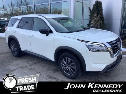 Used 2023 Nissan Pathfinder S image 1