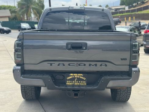 Used 2019 Toyota Tacoma TRD Sport w/ Technology Package AWD/4WD image 5