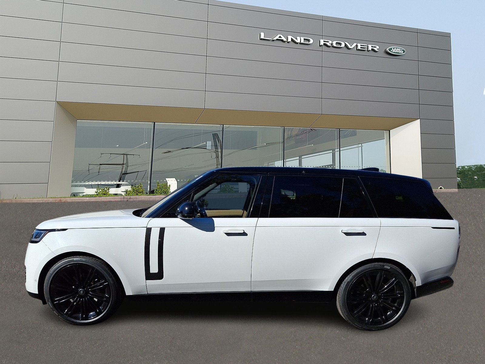 Used 2023 Land Rover Range Rover Long Wheelbase SE AWD/4WD image 6