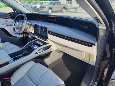 New 2026 Lincoln Nautilus Reserve AWD/4WD image 24
