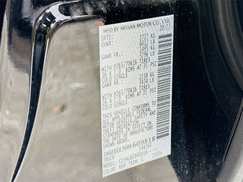 Used 2024 Nissan Frontier SV image 14