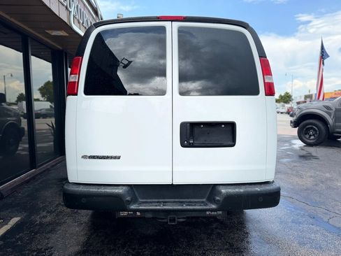 Used 2020 Chevrolet Express 2500 RWD image 10