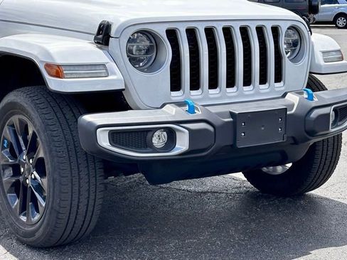 Used 2022 Jeep Wrangler Unlimited Sahara w/ Cold Weather Group AWD/4WD image 2