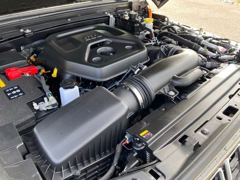 Used 2025 Jeep Wrangler Unlimited Sahara AWD/4WD image 23