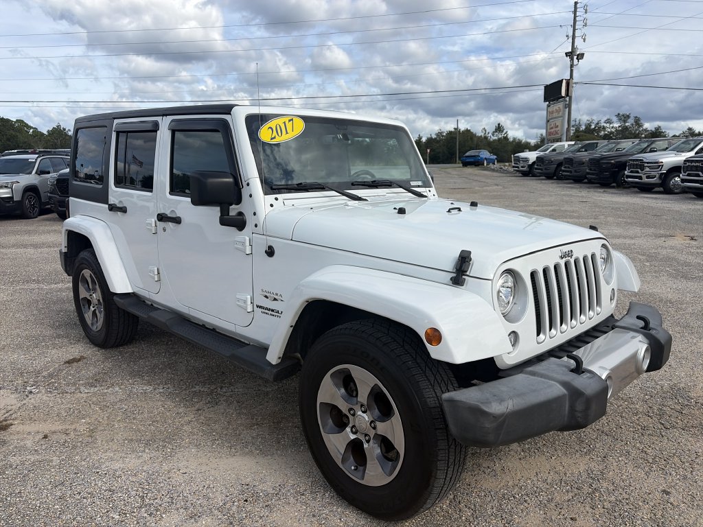 Used 2017 Jeep Wrangler Unlimited Sahara w/ Connectivity Group AWD/4WD image 8