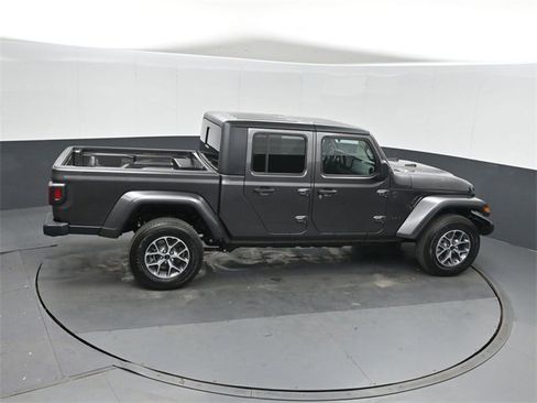 New 2025 Jeep Gladiator Sport image 28