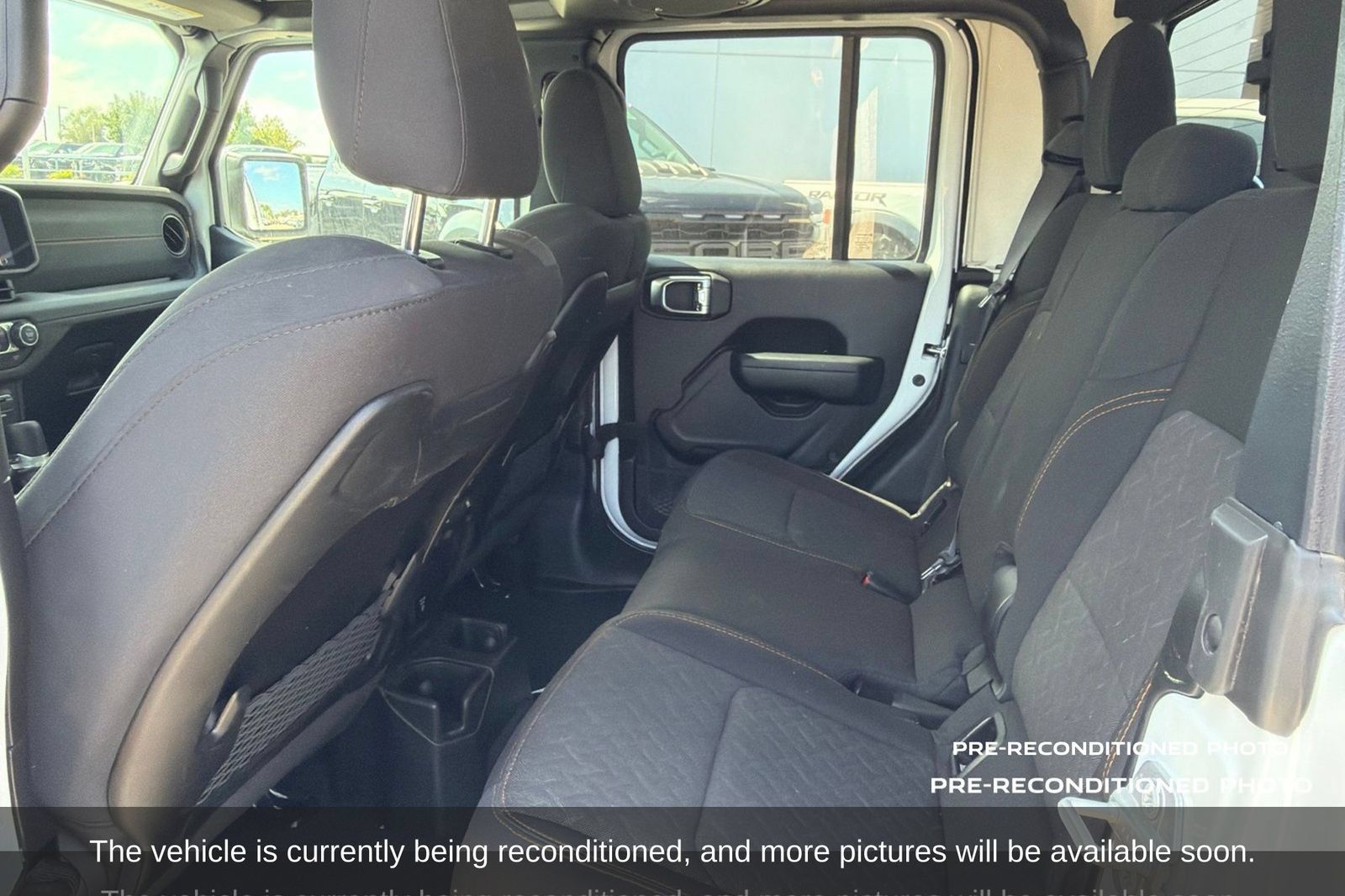 Used 2026 Jeep Gladiator Mojave AWD/4WD image 17
