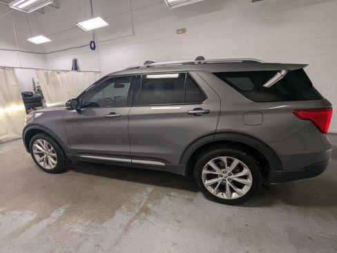 Used 2023 Ford Explorer Platinum w/ Premium Technology Package AWD/4WD image 10