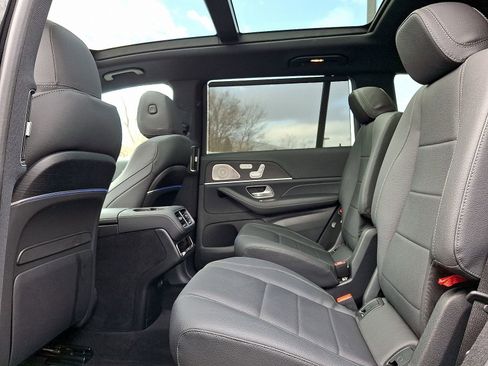 Certified 2025 Mercedes-Benz GLS 450 4MATIC image 10