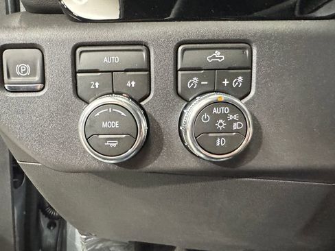 New 2026 GMC Sierra 1500 Elevation image 19