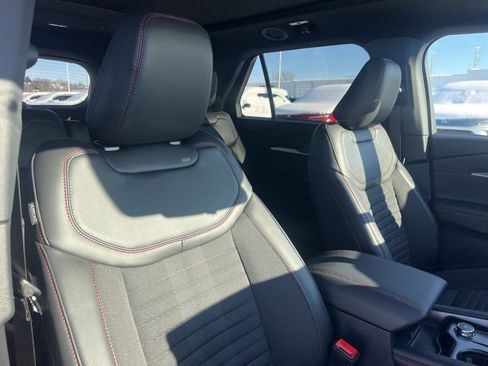 Used 2025 Ford Explorer ST-Line image 57