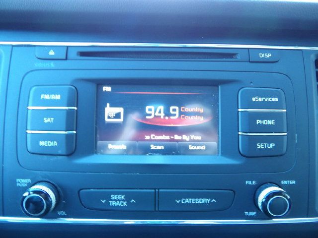 Used 2016 Kia Sedona LX w/ Option Group 020 FWD image 27
