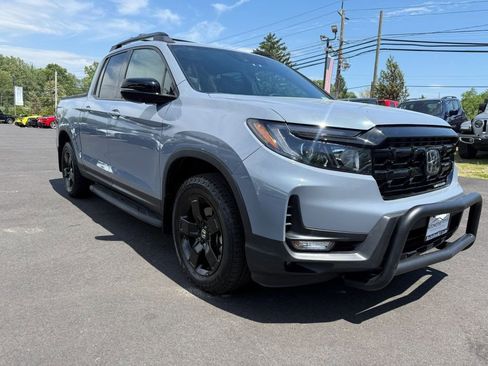 Used 2025 Honda Ridgeline Black Edition image 3