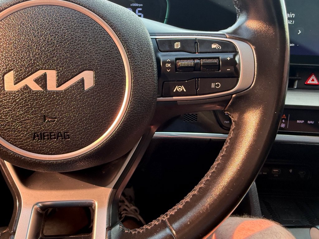 Used 2023 Kia Sportage EX FWD image 25