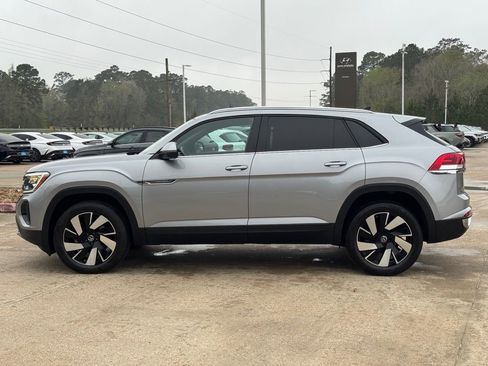 Used 2024 Volkswagen Atlas Cross Sport SE image 13