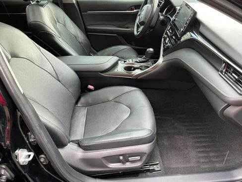 Used 2021 Toyota Camry XSE FWD image 8