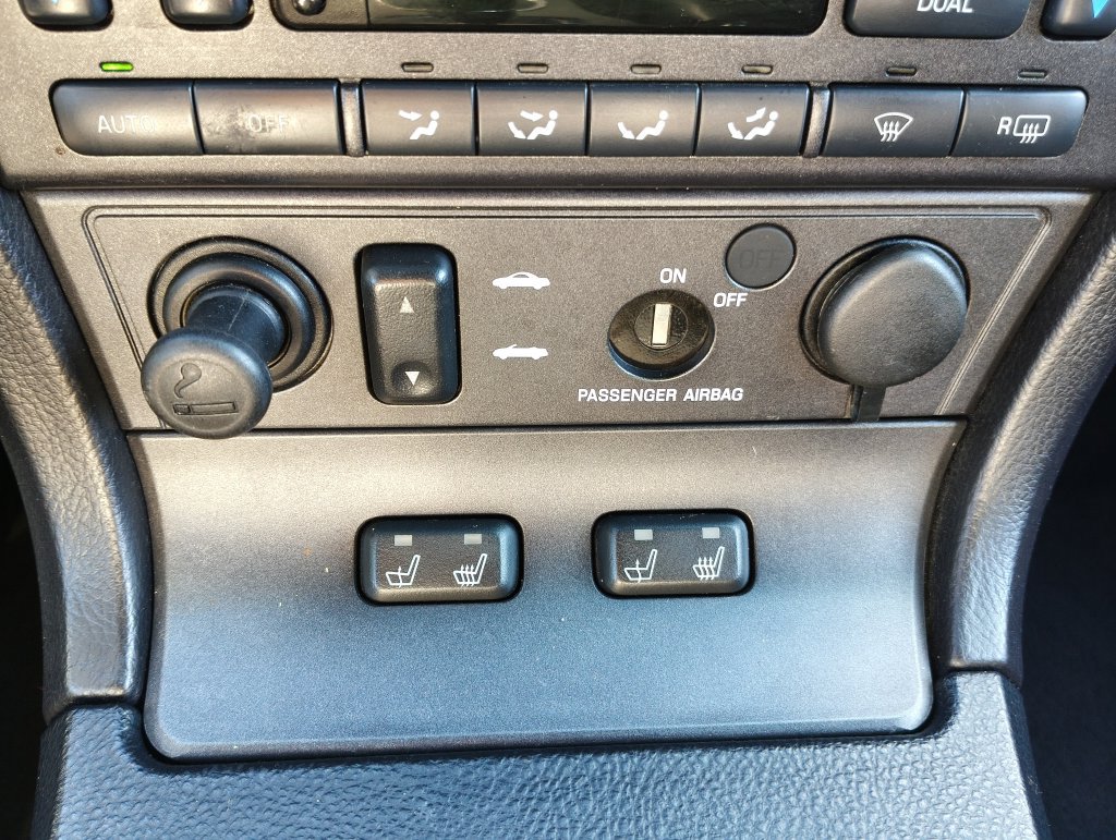 Used 2003 Ford Thunderbird RWD image 21