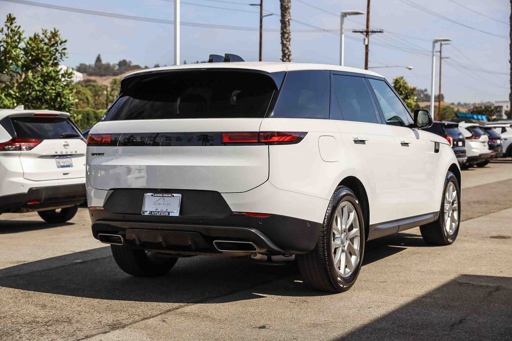 Used 2025 Land Rover Range Rover Sport SE AWD/4WD image 6