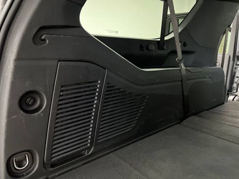 Used 2025 GMC Yukon XL Denali RWD image 44